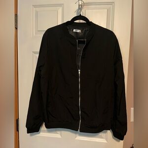 Women’s black zip up bomber jacket NWOT